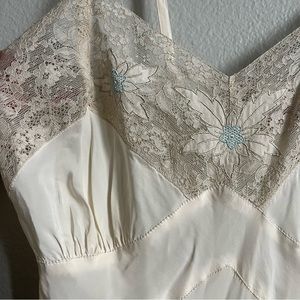 vintage laura lane slip dress with lace detail
